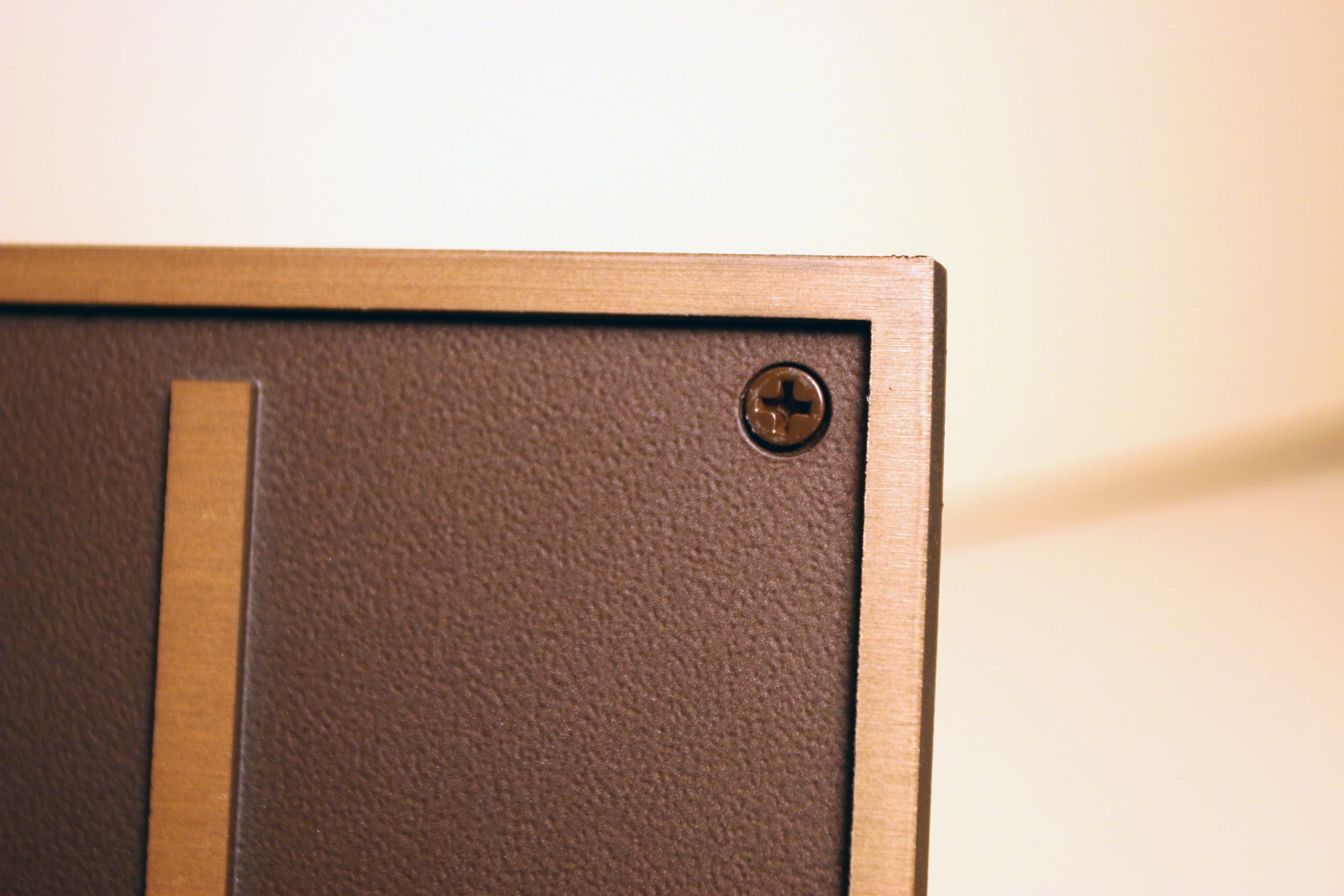 Solid wall mount, no rosette